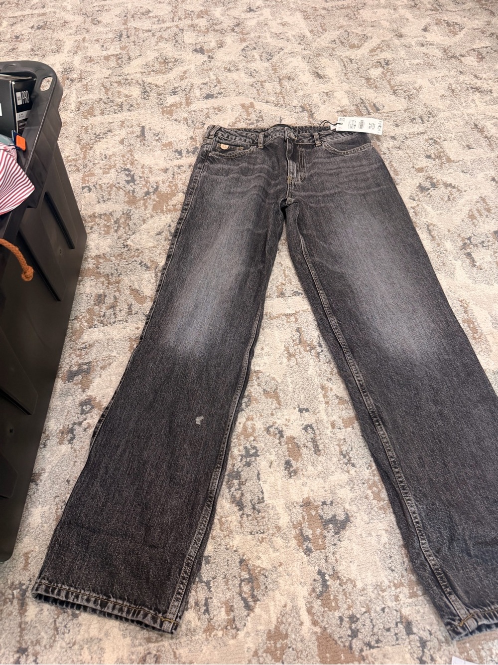 Mid Rise Cuffed Jeans - Picture 3 of 4